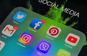 Social-media-pharmaceutical-competitive-intelligence-BiopharmaVantage